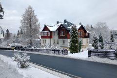 Haus Waldesheim im Winter